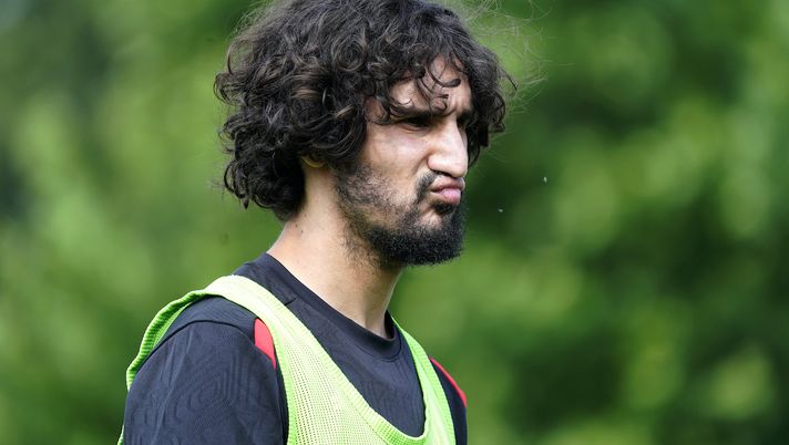 Yacine Adli (centrocampista AC Milan), qui durante una seduta di allenamento a Milanello | Milan News (Getty Images) Yacine Adli AC Milan allenamento Milanello