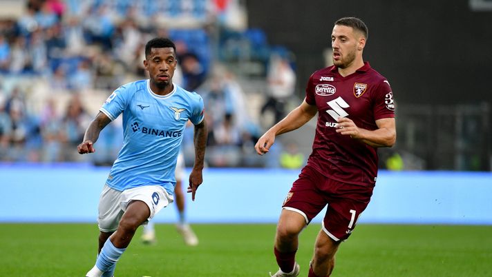 ROME, ITALY - APRIL 22: Marcos Antonio of SS Lazio compete for the ball with Nikola Vlasic of Torino FC during the Serie A match between SS Lazio and Torino FC at Stadio Olimpico on April 22, 2023 in Rome, Italy. (Photo by Marco Rosi - SS Lazio/Getty Images) ToroPreview, verso Sampdoria-Torino: “Quale coppia sulla trequarti?” - immagine 1
