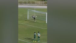 Coppa del Libano, portiere imita Higuita: la parata è assurda!