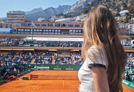 Jannik Sinner in love! Ecco chi è la bellissima fidanzata del tennista, paparazzata a Montecarlo - immagine 1