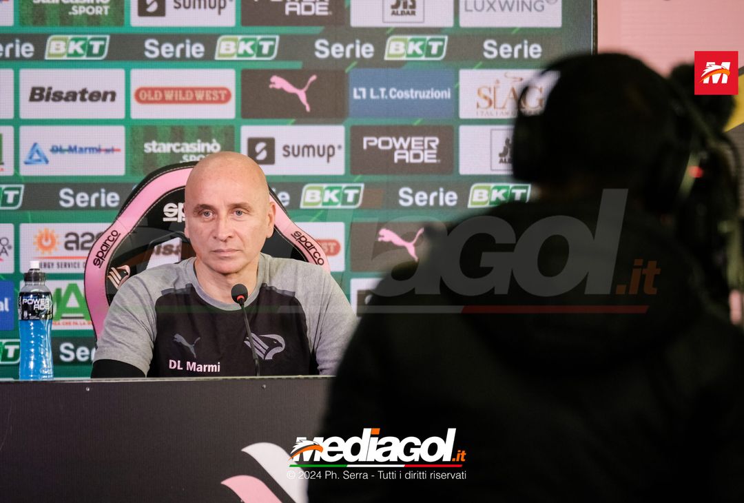 FOTO PALERMO, verso il Catanzaro: il tecnico Corini in conferenza (GALLERY) - immagine 5