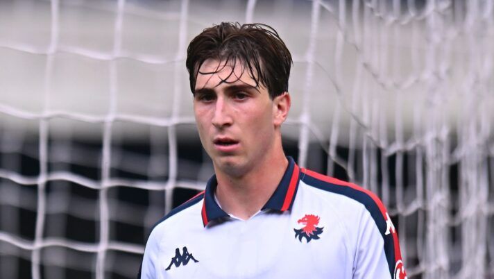 VERONA, ITALY - APRIL 13: Fabio Miretti of Genoa during the Serie A match between Verona and Genoa at Stadio Marcantonio Bentegodi on April 13, 2025 in Verona, Italy. (Photo by Alessandro Sabattini/Getty Images) UFFICIALE – Genoa, Miretti si è operato e la sua stagione è finita: il comunicato - immagine 1