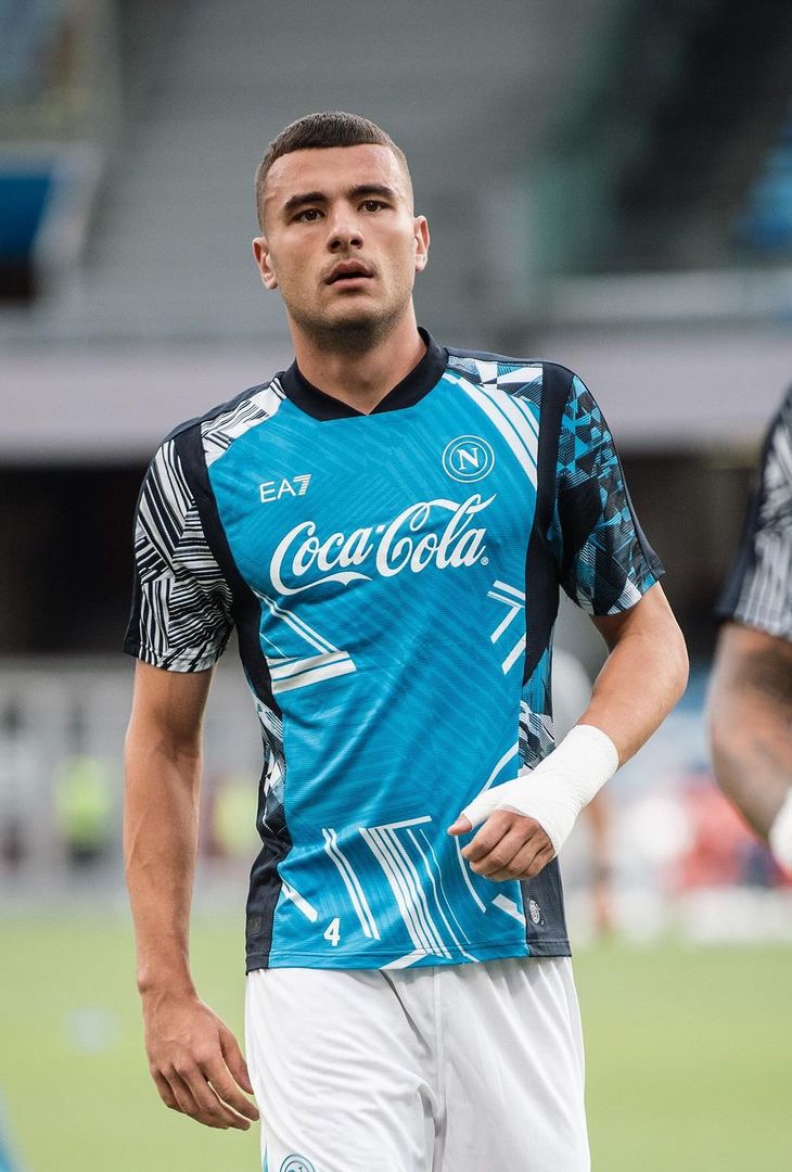 GALLERY Il Napoli presenta il nuovo kit: che stile per gli azzurri! - immagine 3