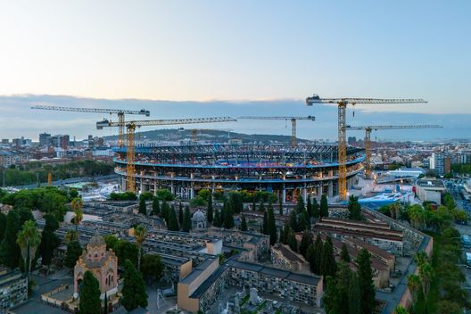 Una vista generale dello stadio Camp Nou di Spotify, in costruzione il 10 settembre 2025 a Barcellona, Spagna. (Foto di David Ramos/Getty Images) Barcellona: arriva il permesso per tornare al Camp Nou, ma il club preferisce aspettare. La motivazione- immagine 2