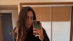Carolina Marcialis, scatto super sexy dalla Grecia. Selfie hot per lady Cassano: curve top