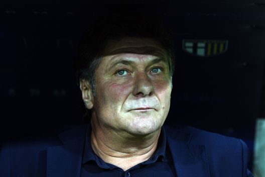 PARMA, ITALY - SEPTEMBER 30: Walter Mazzarri head coach of Torino FC looks on during the Serie A match between Parma Calcio and Torino FC at Stadio Ennio Tardini on September 30, 2019 in Parma, Italy. (Photo by Alessandro Sabattini/Getty Images)