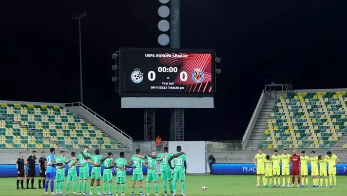 Europa League, due calciatori del Villarreal non osservano il minuto di raccoglimento - immagine 1