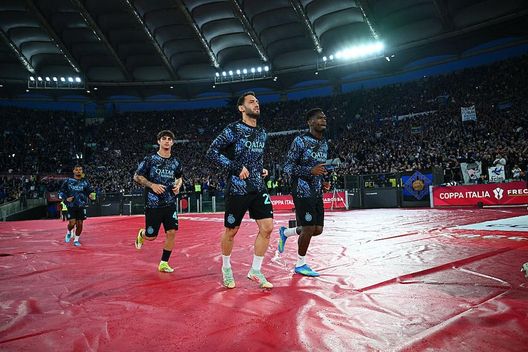 Coppa Italia, Calhanoglu festeggia il double in campo e sui social- immagine 2