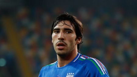 UDINE, ITALY - OCTOBER 14: Sandro Tonali of Italy during the UEFA Nations League 2024/25 League A Group A2 match between Italy and Israel at Stadio Friuli on October 14, 2024 in Udine, Italy. (Photo by Timothy Rogers/Getty Images)