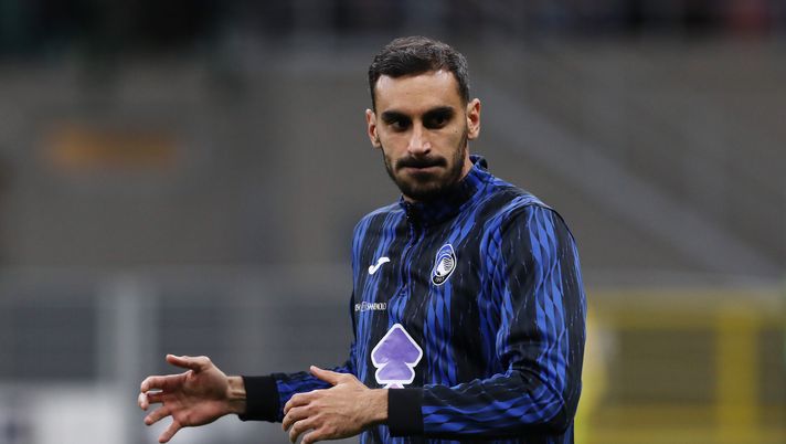 MILAN, ITALY - APRIL 20: Davide Zappacosta of Atalanta warms up prior to the Serie A match between AC Milan and Atalanta at Stadio Giuseppe Meazza on April 20, 2025 in Milan, Italy. (Photo by Marco Luzzani/Getty Images) Atalanta-Milan, Zappacosta: “Dobbiamo essere cinici e sfruttare quello che ci capita” - immagine 1