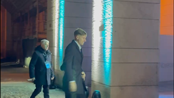 Natale 2025, Basic arriva alla cena della Lazio – VIDEO