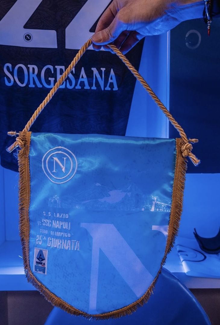 GALLERY Tutto pronto nello spogliatoio del Napoli: spunta la scelta della maglia - immagine 3