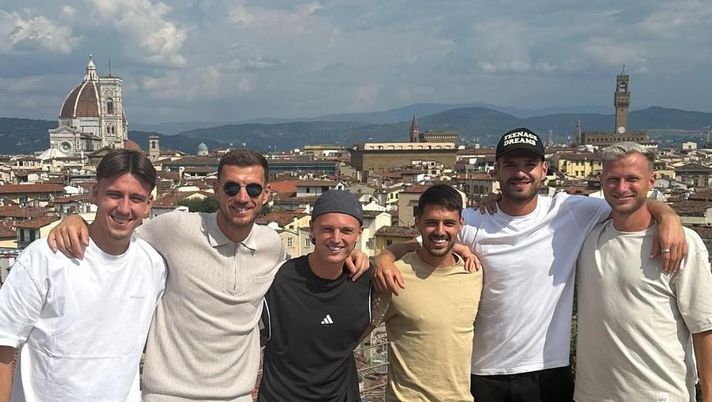 FOTO – Gud, Dzeko e gli altri balcanici (più Barak) si godono la vista di Firenze - immagine 1