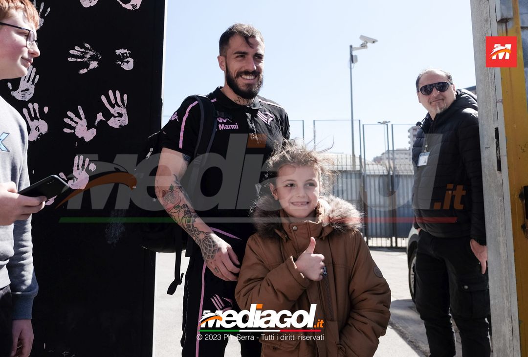 FOTO Cittadella-Palermo, la squadra in partenza dal “Renzo Barbera” (GALLERY) - immagine 23