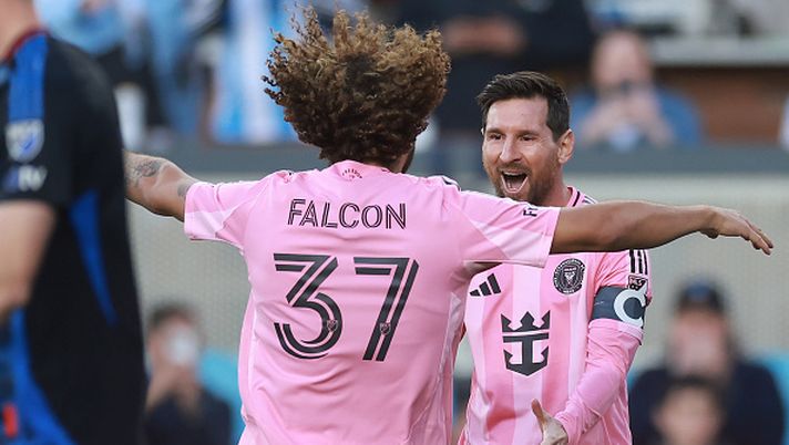 SAN JOSE, CALIFORNIA - MAY 14: Maximiliano Falcon #37 of Inter Miami CF celebrates scoring with teammate Lionel Messi #10 during the first half against the San Jose Earthquakes at PayPal Park on May 14, 2025 in San Jose, California. (Photo by Ezra Shaw/Getty Images) Il Mondiale per Club dell’Inter Miami: com’è andata la squadra di Messi? - immagine 1