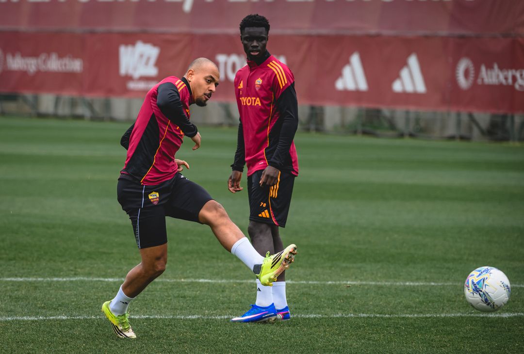 Trigoria, l’allenamento a -2 da Roma-Juventus: Dybala in gruppo – FOTO GALLERY - immagine 11