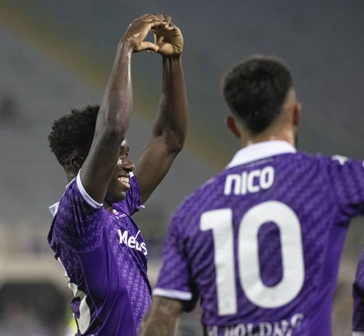 GERMOGLI PH: 2 OTTOBRE 2023 FIRENZE STADIO ARTEMIO FRANCHI CAMPIONATO SERIE A FIORENTINA VS CAGLIARI NELLA FOTO GOL ESULTANZA KAYODE Kayode, una carriera nata da attimi colti: tutto nasce dalla Juventus- immagine 2