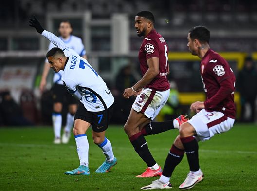 TURIN, ITALY - MARCH 13: Alexis Sanchez of FC Internazionale scores the goal during the Serie A match between Torino FC and FC Internazionale at Stadio Olimpico di Torino on March 13, 2022 in Turin, Italy. (Photo by Mattia Ozbot - Inter/Inter via Getty Images )