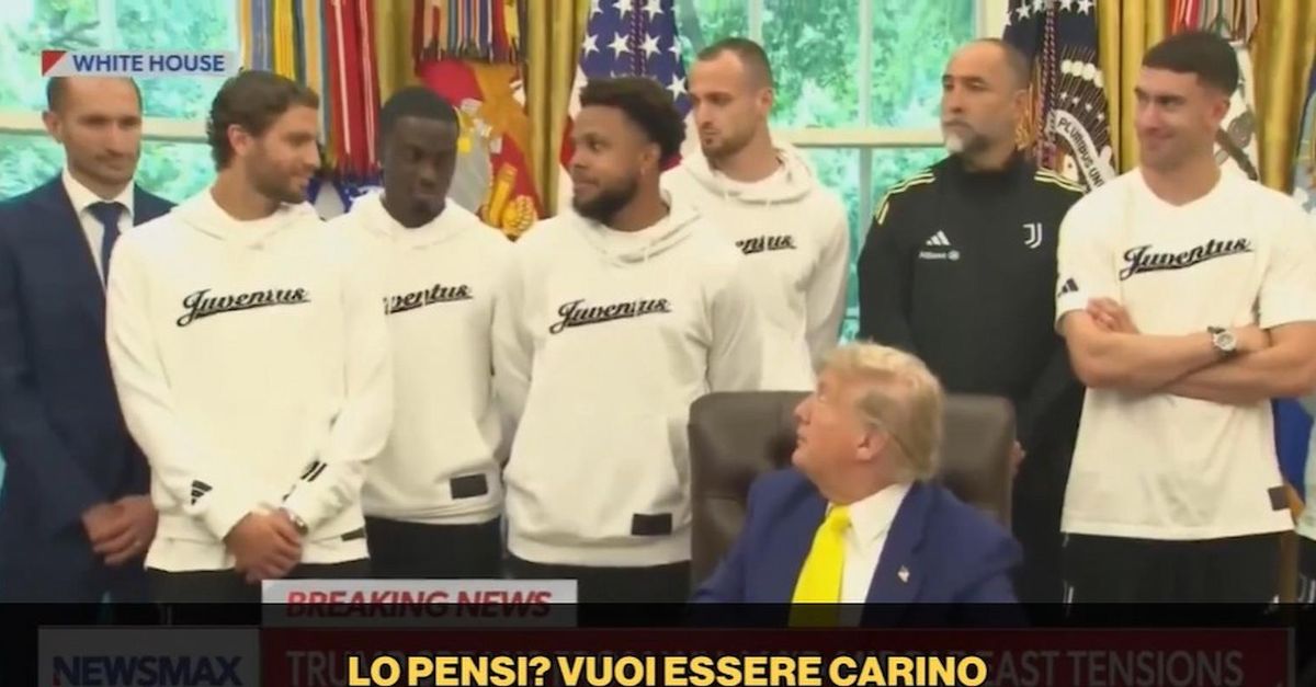 VIDEO / Trump incontra la Juve e mette tutti in imbarazzo con una domanda VIDEO / Trump incontra la Juve e mette tutti in imbarazzo con una domanda