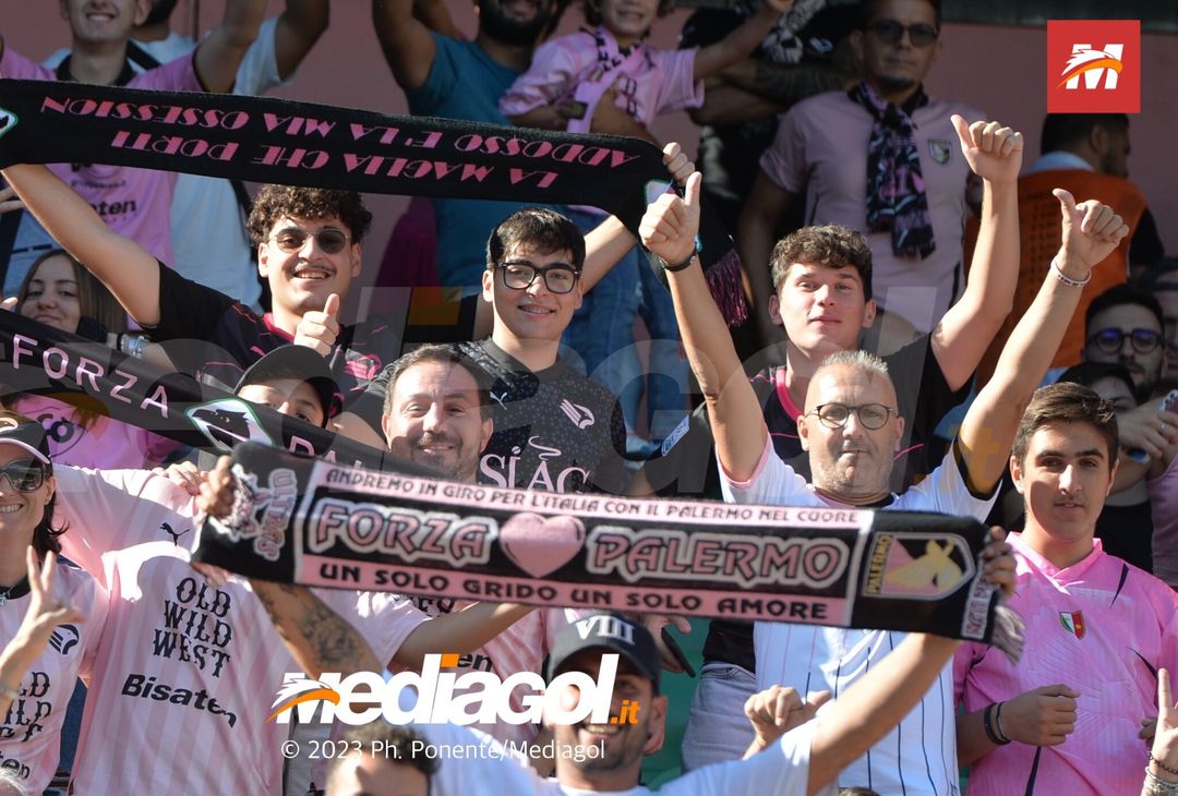 FOTOTIFO Palermo-Sudtirol 2-1, gli scatti ai tifosi al “Renzo Barbera” (GALLERY) - immagine 62