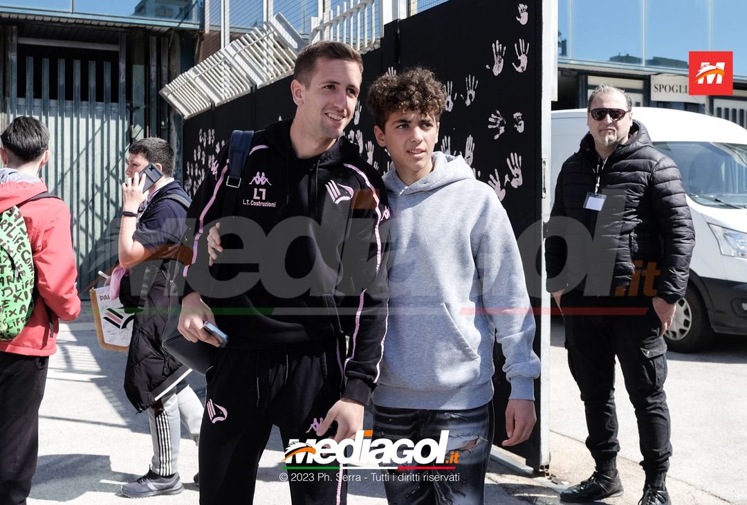 FOTO Cittadella-Palermo, la squadra in partenza dal “Renzo Barbera” (GALLERY) - immagine 42