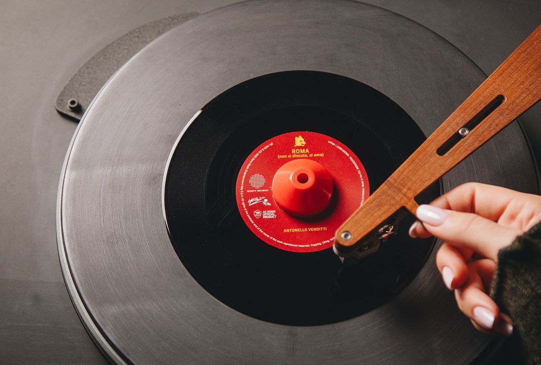 Roma, ecco le immagini del vinile per i 50 anni di “Roma Roma Roma”  – FOTO GALLERY - immagine 5