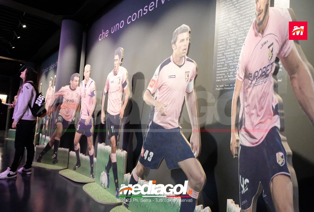 FOTO PALERMO, i tifosi rosanero in tour allo stadio ‘Renzo Barbera’ (GALLERY) - immagine 48