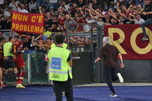 Gino Mancini Mou, dalla corsa sotto la Sud al raccattapalle: quando le esultanze diventano Special- immagine 2