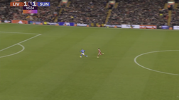 Prima la rincorsa, poi il miracolo: Chiesa salva così il Liverpool al 94′ (VIDEO)