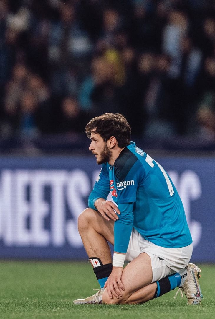 “Per sempre il nostro 77!”: il Napoli celebra sui social i 25 anni di Kvara – GALLERY - immagine 4