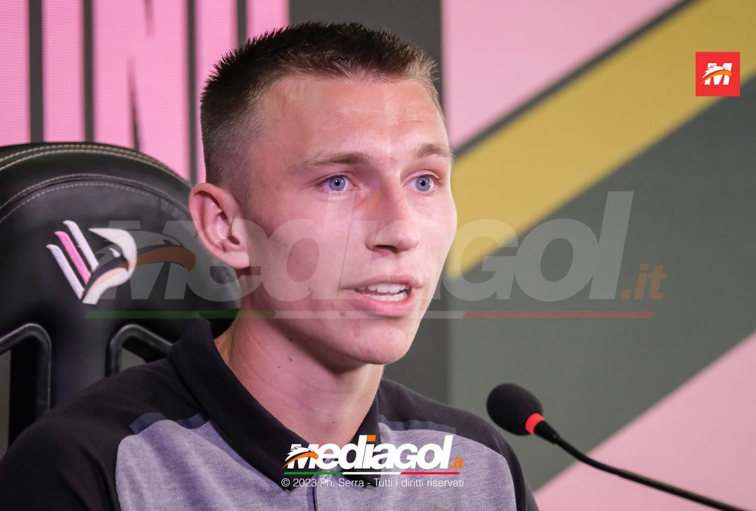 FOTO PALERMO, presentato di Kristoffer Lund Hansen in conferenza stampa (GALLERY) - immagine 8