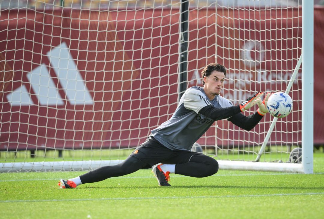 Roma, la rifinitura prima della sfida al Genoa – FOTO GALLERY - immagine 12