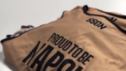 Roma-Napoli, tutto pronto nello spogliatoio azzurro: la scelta sulla maglia