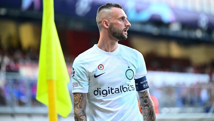 Volano gli stracci, Brozovic sarcastico con l’Inter: “Grande saluto” - immagine 1