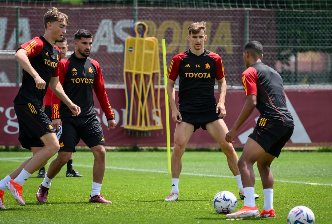 Roma, l’allenamento dopo la confitta con l’Atalanta – FOTO GALLERY - immagine 23