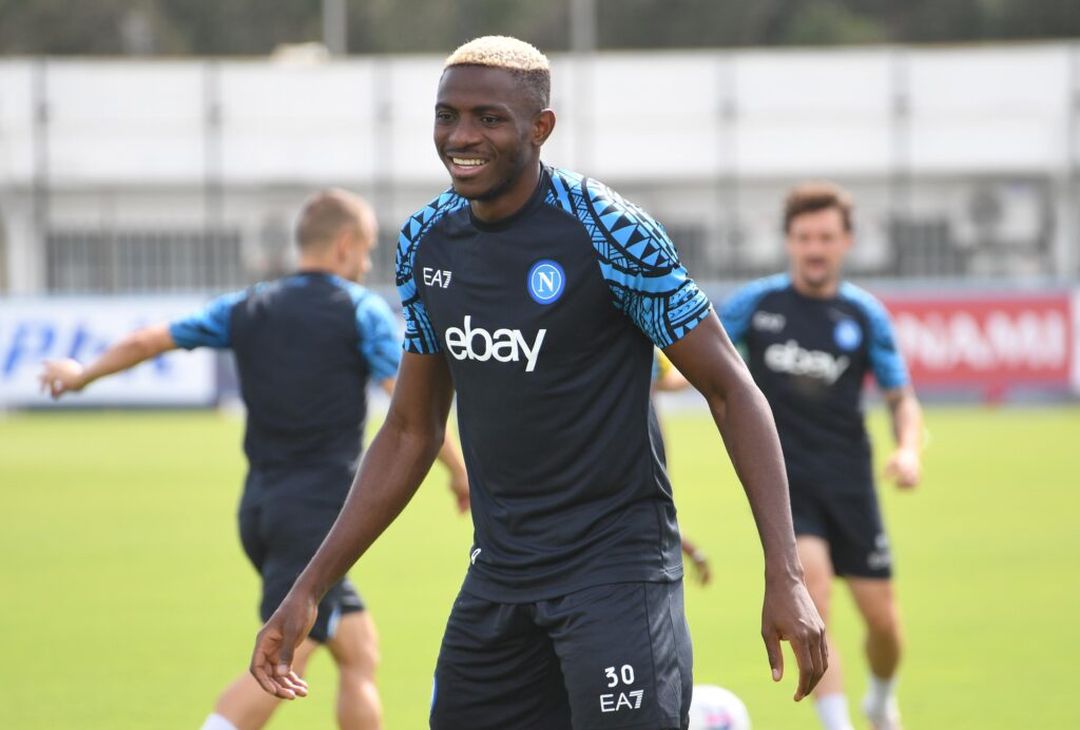 GALLERY Sorrisi e concentrazione: le foto dell’allenamento del Napoli- immagine 1