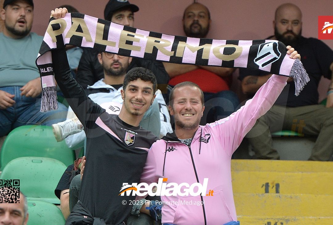 FOTOTIFO Palermo-Cittadella 0-1, gli scatti ai tifosi al “Renzo Barbera” (GALLERY) - immagine 49