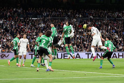 Madrid, Spagna - 4 gennaio 2025: Il gol di Raul Asencio contro il Betis Siviglia. (Foto di Florencia Tan Jun/Getty Images)