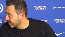 VIDEO Brighton, De Zerbi chiede il risultato: “Cosa ha fatto l’Arsenal?”. Che faccia!