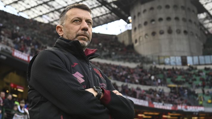 MILAN, ITALY - MARCH 21: Roberto D'Aversa Head Coach of Torino FC during the Serie A match between AC Milan and Torino FC at Giuseppe Meazza Stadium on March 21, 2026 in Milan, Italy. (Photo by Stefano Guidi - Torino FC/Torino FC 1906 via Getty Images) Milan-Torino 3-2, D’Aversa in conferenza: “Tifosi? Spiace non aver regalato risultato” - immagine 1