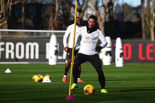 (Photo by Giuseppe Cottini/AC Milan via Getty Images) De Zerbi Bennacer