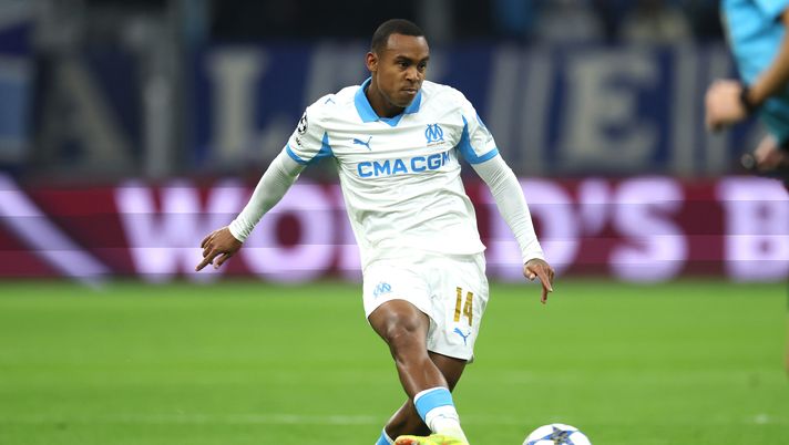 MARSEILLE, FRANCE - NOVEMBER 25: Igor Paixao of Olympique de Marseille runs with the ball during the UEFA Champions League 2025/26 League Phase MD5 match between Olympique de Marseille and Newcastle United FC at Stade de Marseille on November 25, 2025 in Marseille, France. (Photo by Alexander Hassenstein/Getty Images) Marsiglia-Tolosa: probabili formazioni e diretta live - immagine 1