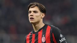 Mani Ricci nel derby Milan-Inter, l’AIA promuove Doveri e Abisso: non c’è il rigore