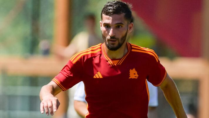 ROME, ITALY - JULY 15: AS Roma player Hossem Aouar during a friendly match between AS Roma and Boreale at Centro Sportivo Fulvio Bernardini on July 15, 2023 in Rome, Italy. (Photo by Luciano Rossi/AS Roma via Getty Images) Roma, ci siamo per Aouar all’Al Itthiad: i club stanno visionando i documenti, le cifre - immagine 1