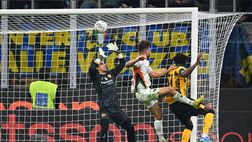 Moviola GdS – Inter-Venezia, giusto annullare il gol di Sverko: “Palla sul polso sinistro”