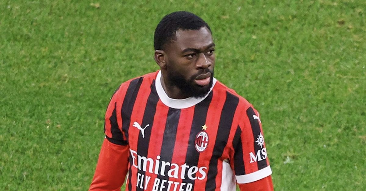 Genoa Milan, infortunio per Fofana: il francese è costretto a lasciare il terreno di gioco Genoa Milan, infortunio per Fofana: il francese è costretto a lasciare il terreno di gioco