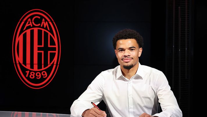 zachary-athekame-conferenza-stampa-presentazione-casa-milan-tv-news-dichiarazioni-foto-frasi-parole