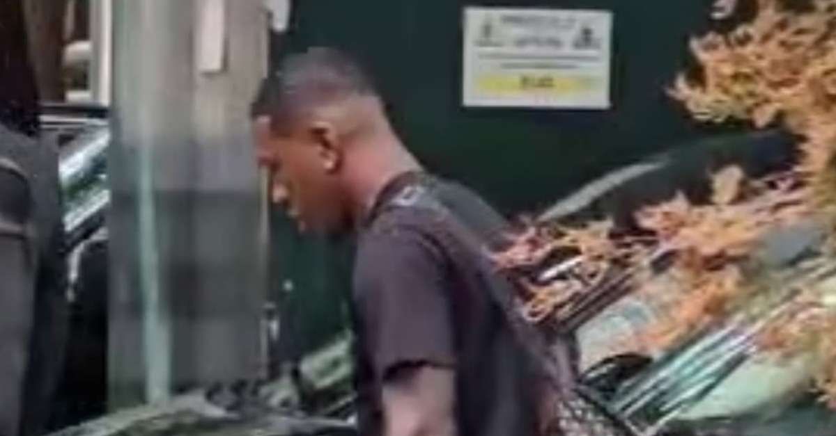 calciomercato milan estupinan lascia la clinica dopo le visite video pm