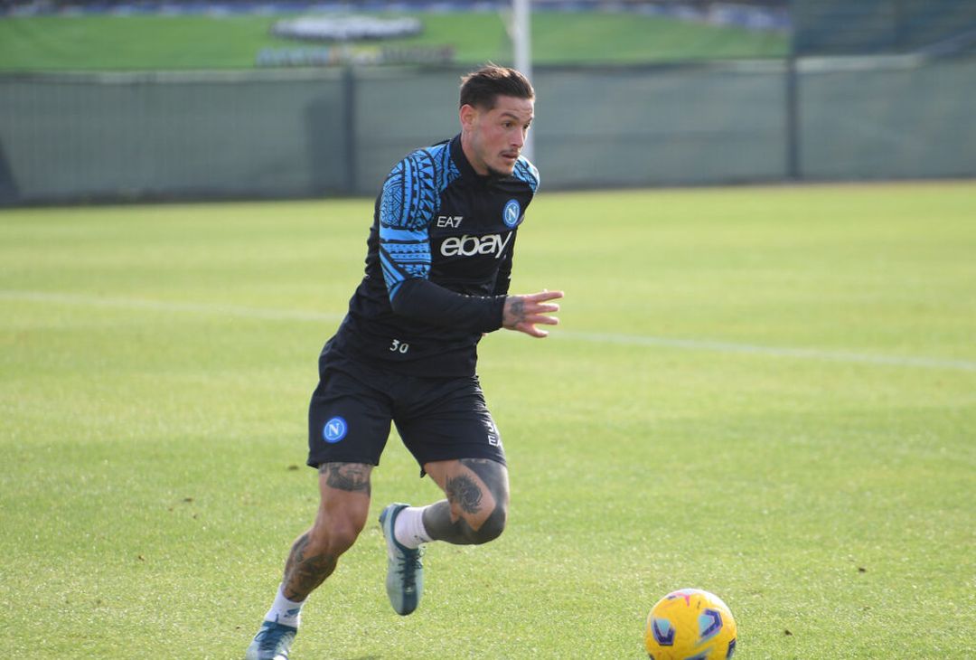 GALLERY Il Napoli si allena a Castel Volturno: la concentrazione degli azzurri - immagine 6