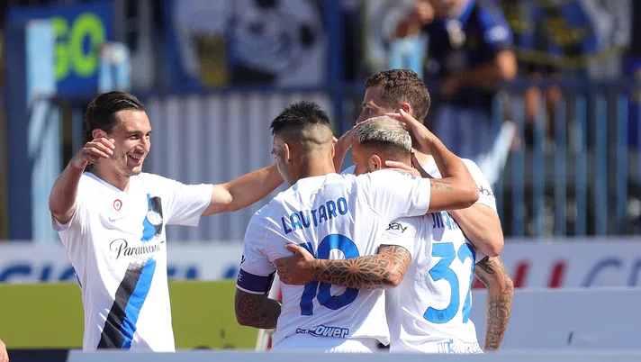 FOTO L’Empoli in viaggio per Napoli: calciatori sereni e sorridenti - immagine 1